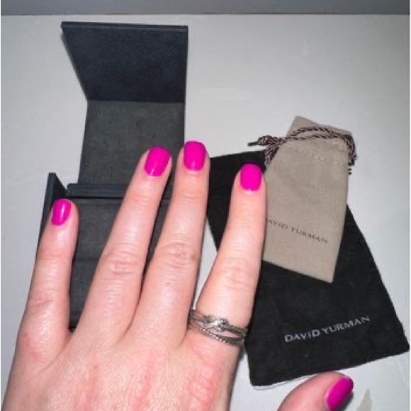 David Yurman - X Crossover Band Ring in Sterling Silver with Pavé Diamonds. - Picture 3 of 8